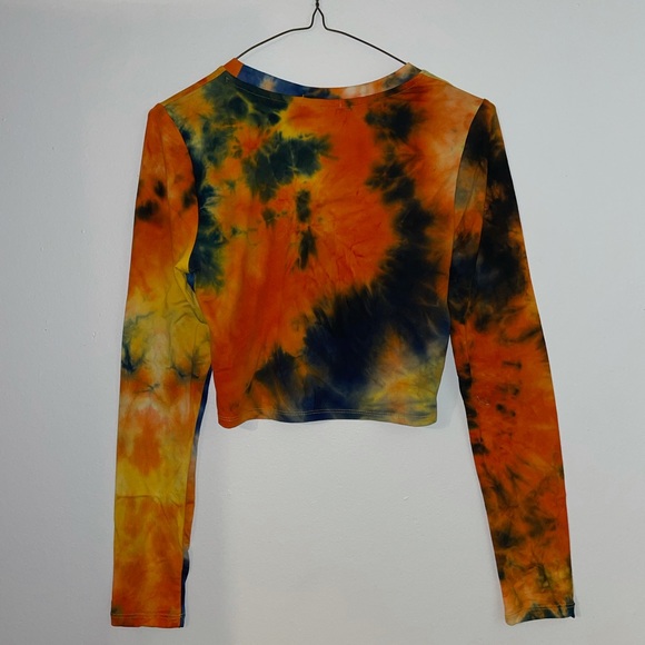 Heart & Hips Crop Top - Picture 6 of 7